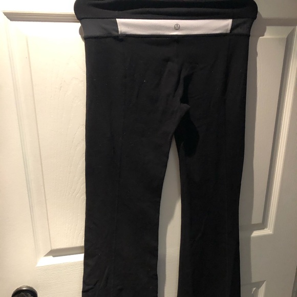 Size 6 lululemon pants - Picture 2 of 3